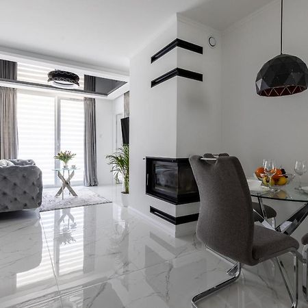 Apartament Z Basenem I Kominkiem ,,Baltic Sun” Sztutowo Exterior foto