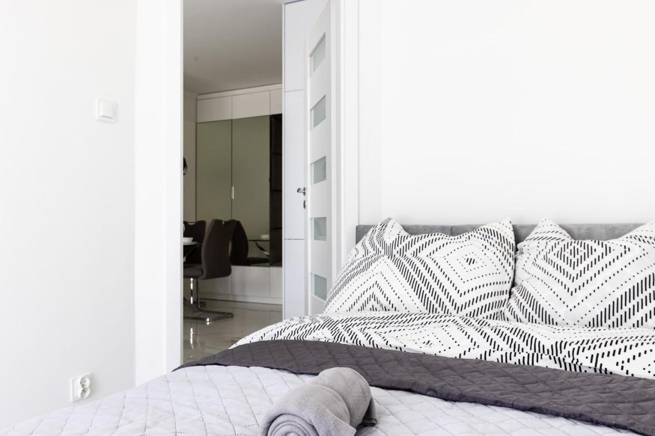 Apartament Z Basenem I Kominkiem ,,Baltic Sun” Sztutowo Exterior foto